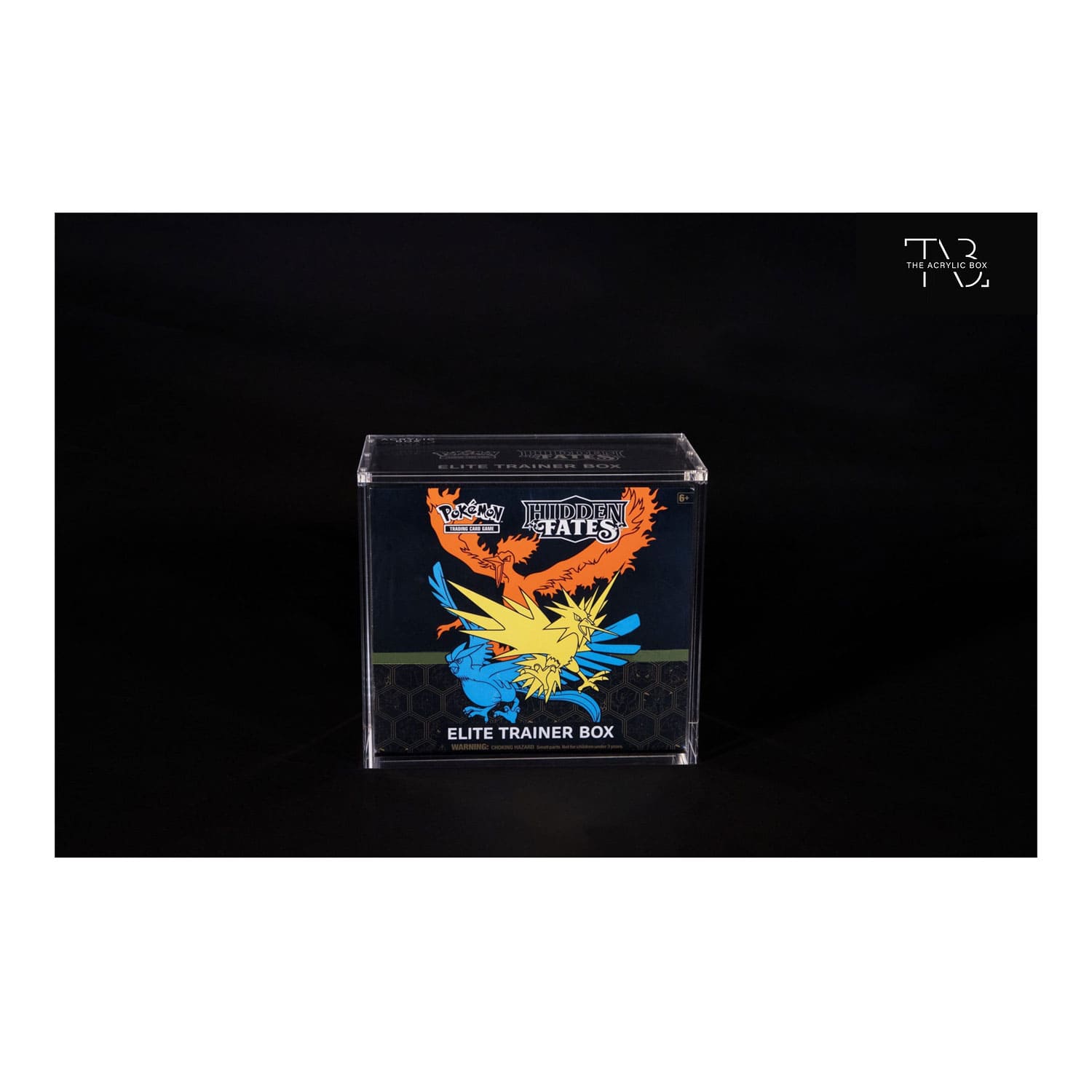 Die Pokémon TTB/ETB Englisch/deutsch Acrylbox vom Premiumhersteller the Acrylic Box, 6mm dich und mit Magnetverschluss.